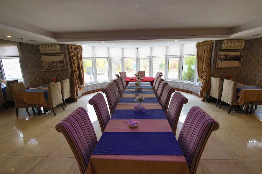 Tiryandafil Hotel 32/44