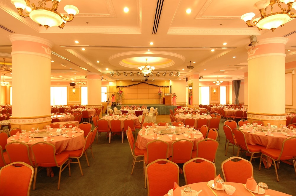The Paramount Hotel 39/58