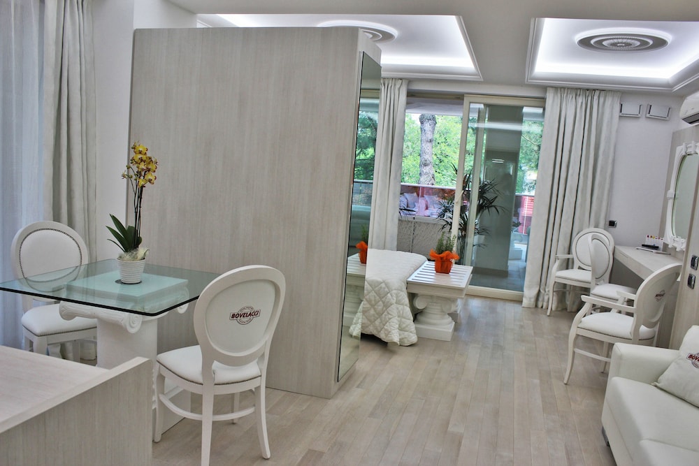 PARADISO HOTEL BOVELACCI 52/68