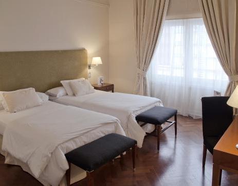 Superior, Twin Beds, Street View
