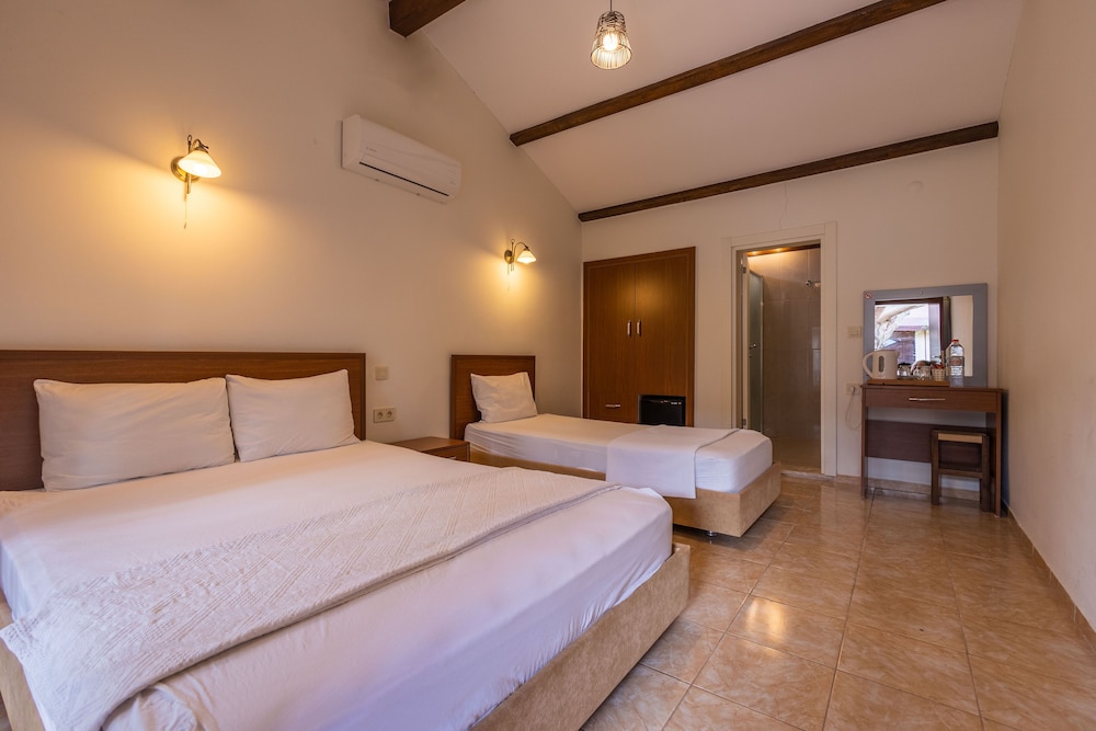 Caretta Caretta Pension 10/43