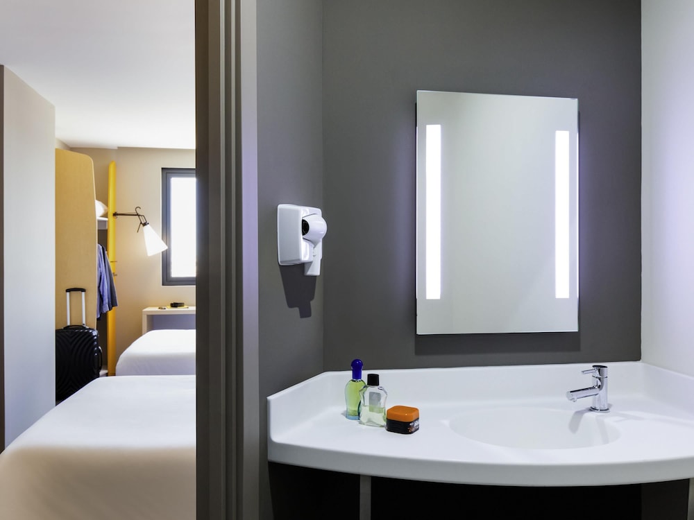 Ibis Tijuana 47/50
