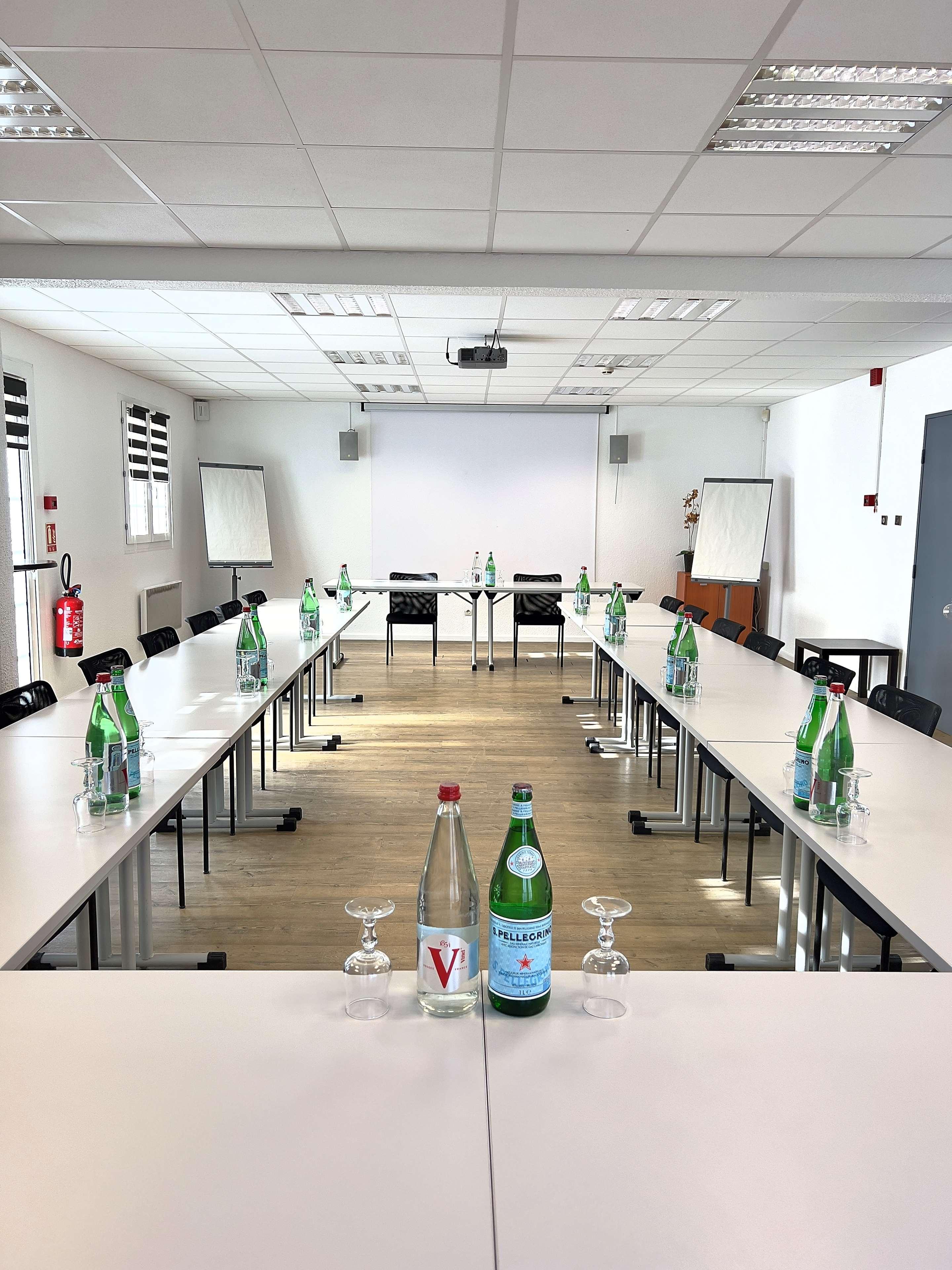 Kyriad Direct Reims Bezannes 14/18