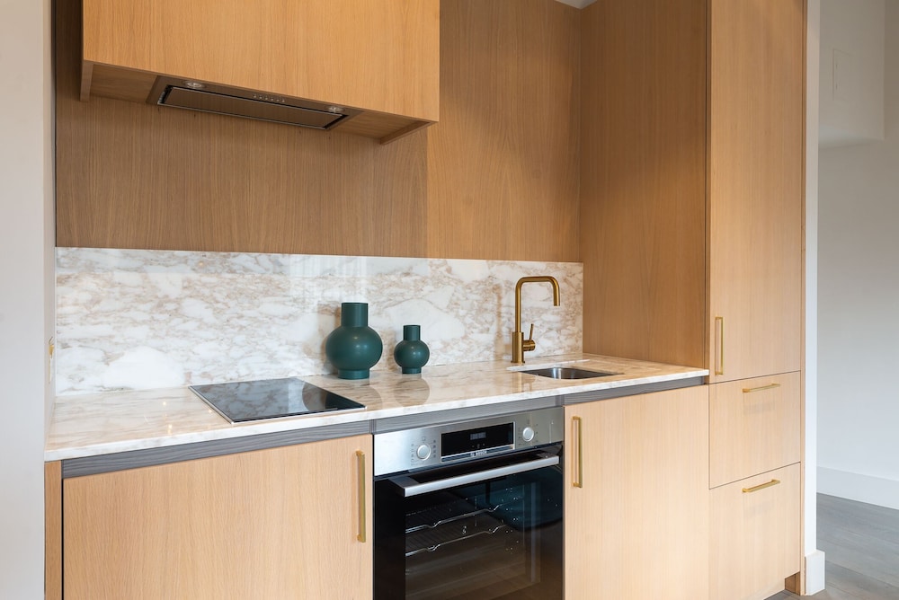 South Kensington by CAPITAL 6/65
