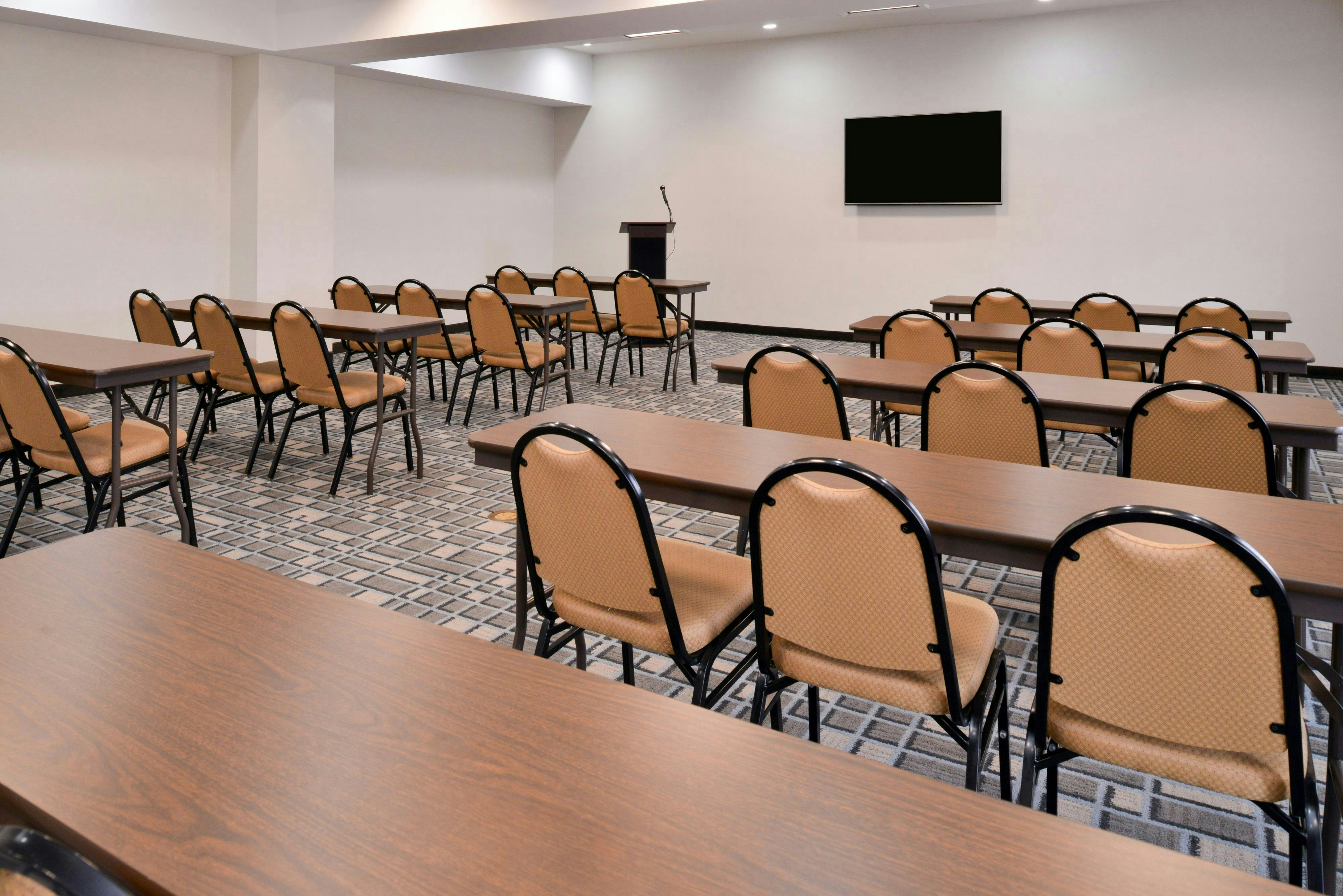 Holiday Inn Express Clanton 63/66