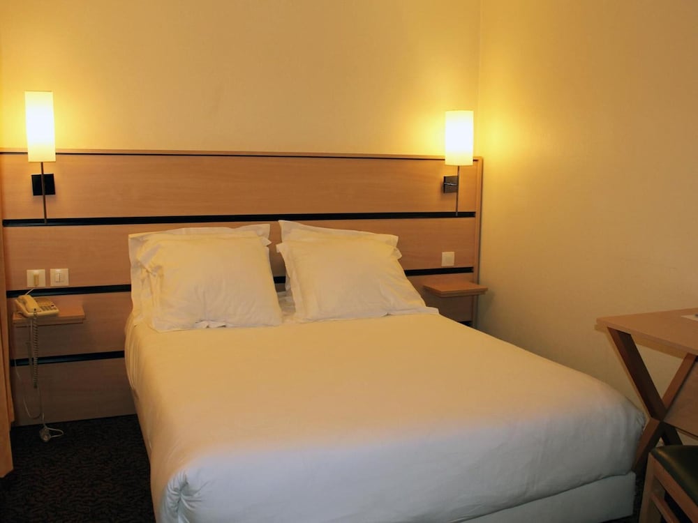 NEW HOTEL SAINT LAZARE 7/45