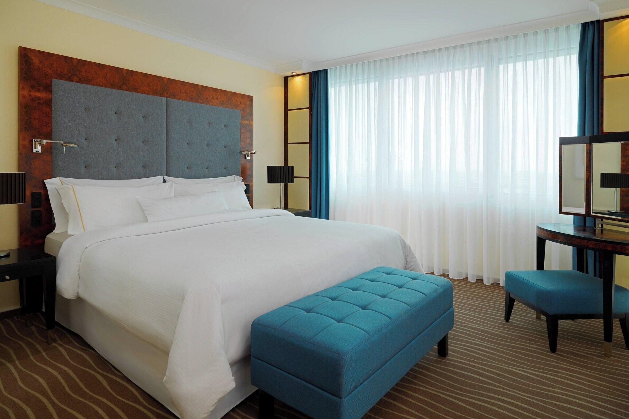 Deluxe, Suite, King Bed
