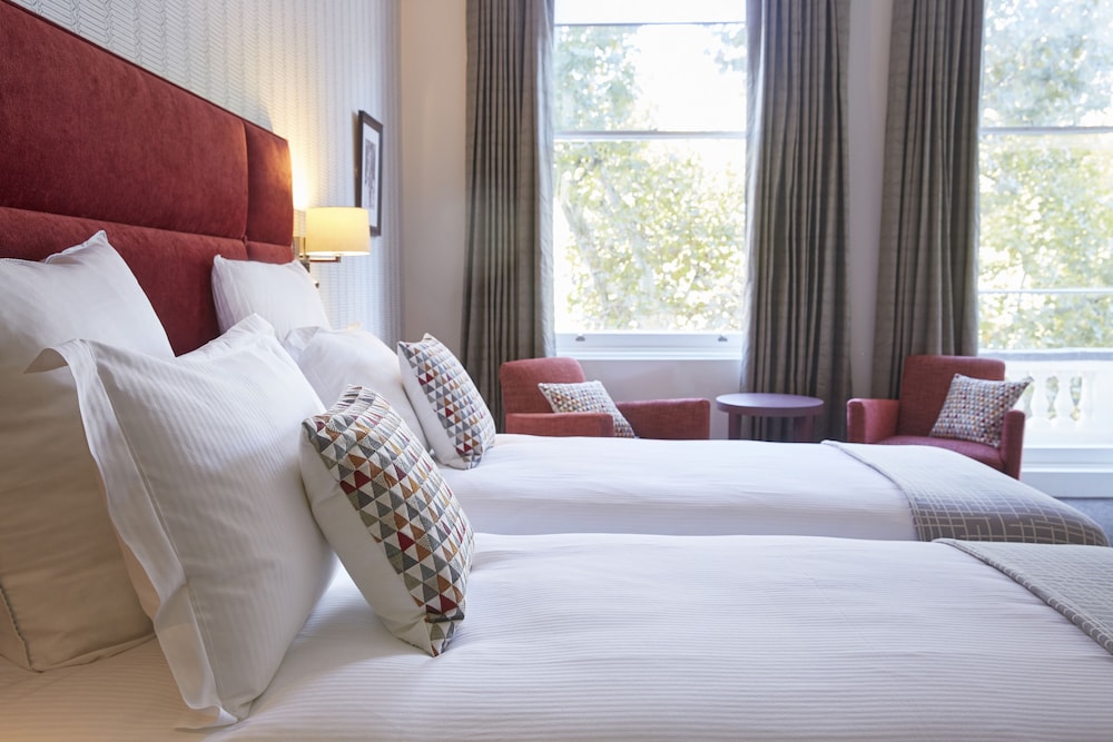 DELUXE, DOUBLE BED