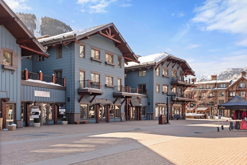 Ritz-Carlton Club, Aspen Highlands by Frias 44/50