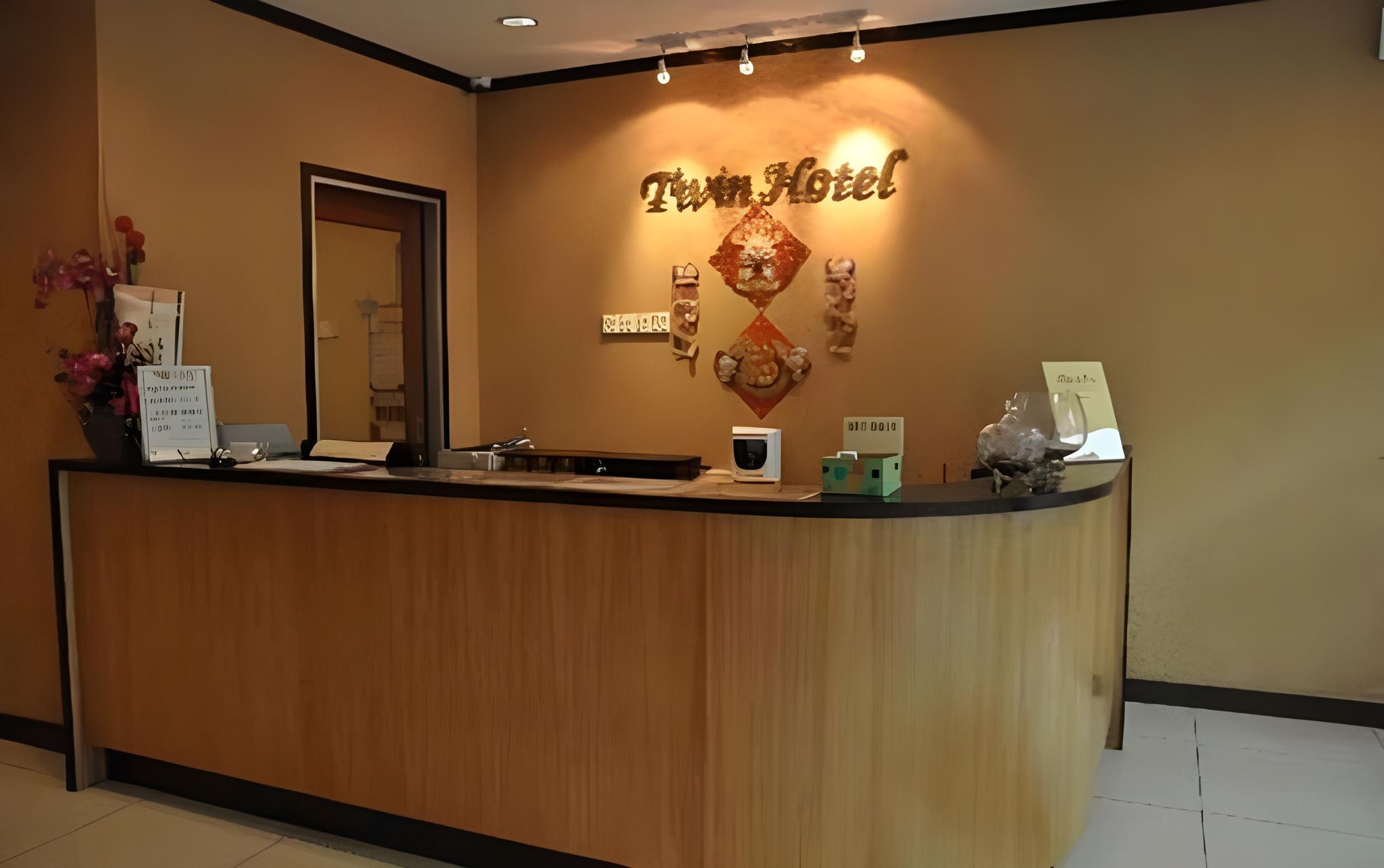 Twin Hotel 9/50