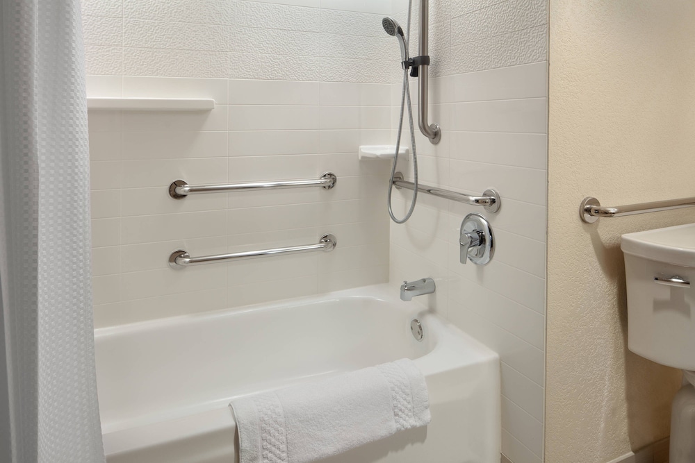 غرفة بسرير كينج مع أريكة لذوي الإعاقة، Fairfield Inn By Marriott Anaheim Resort 9/9