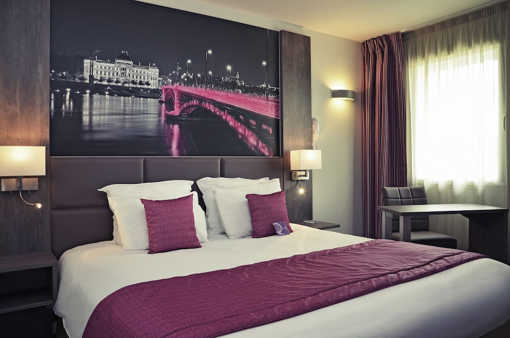 Mercure Lyon Est Chaponnay 12/71