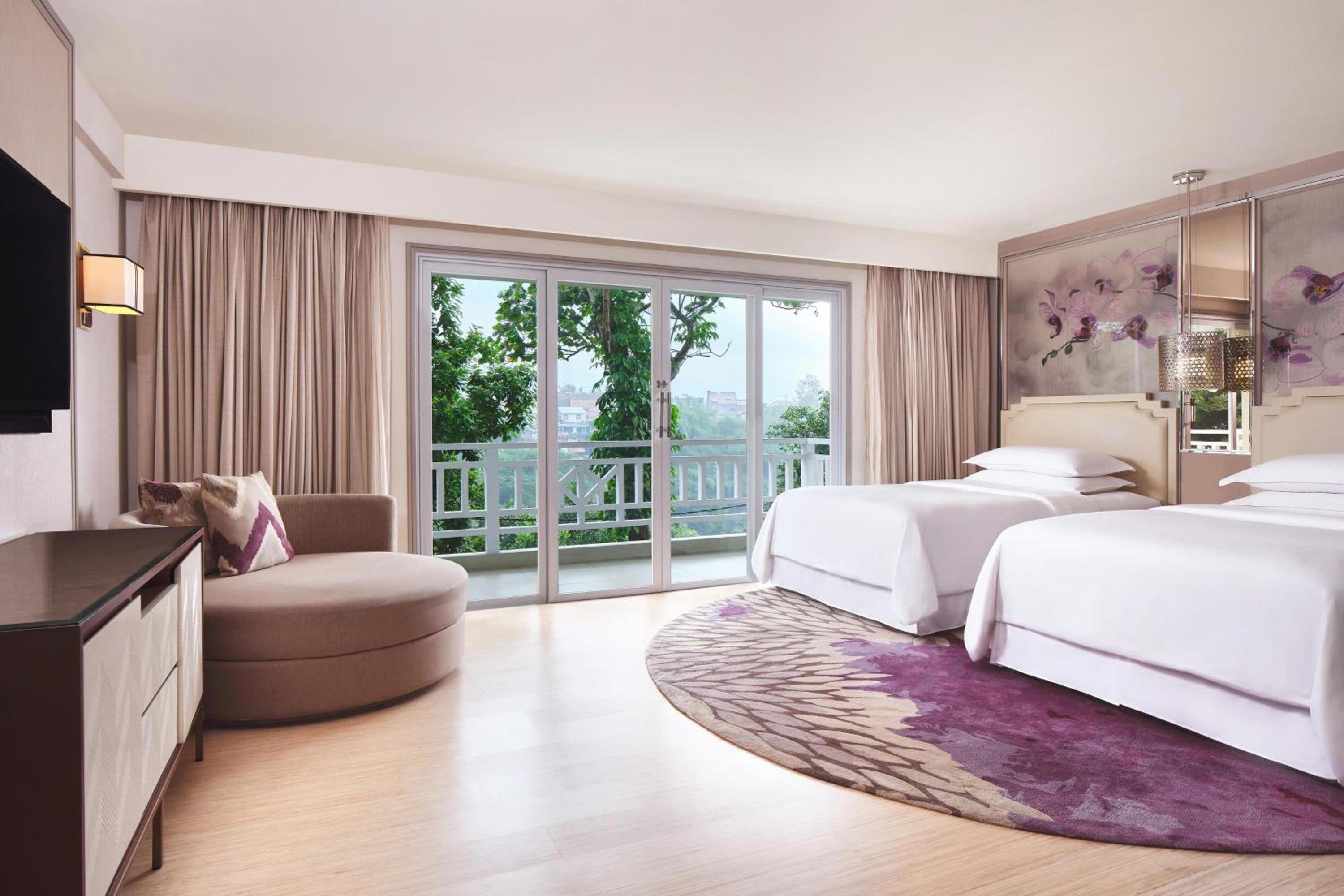 Tower, Twin Beds