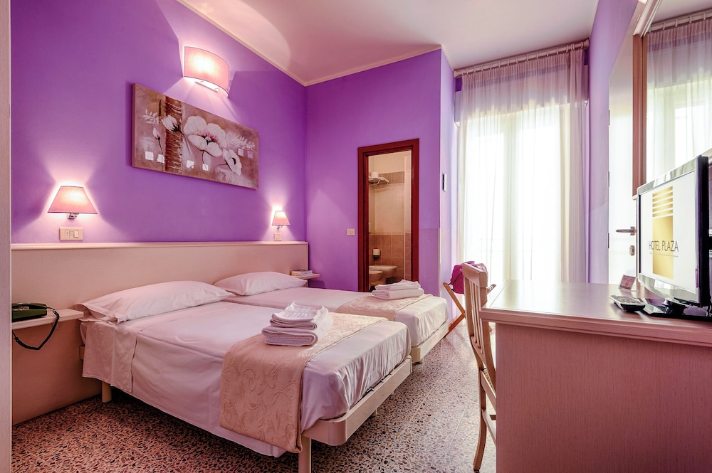 HOTEL PLAZA 15/53