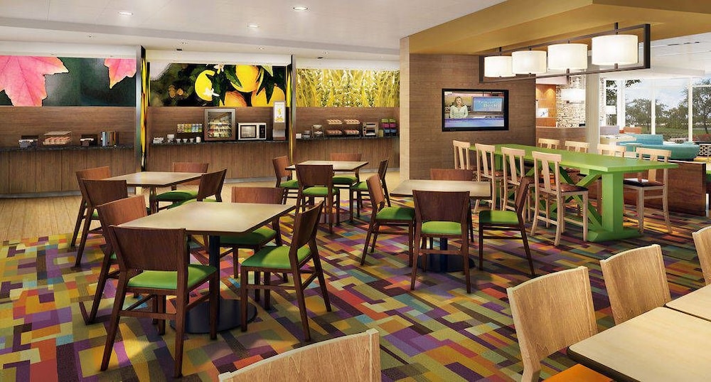 Fairfield Inn & Suites Niagara Falls 33/46