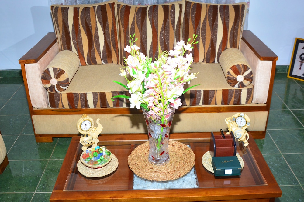 Seasand Villa 12/18