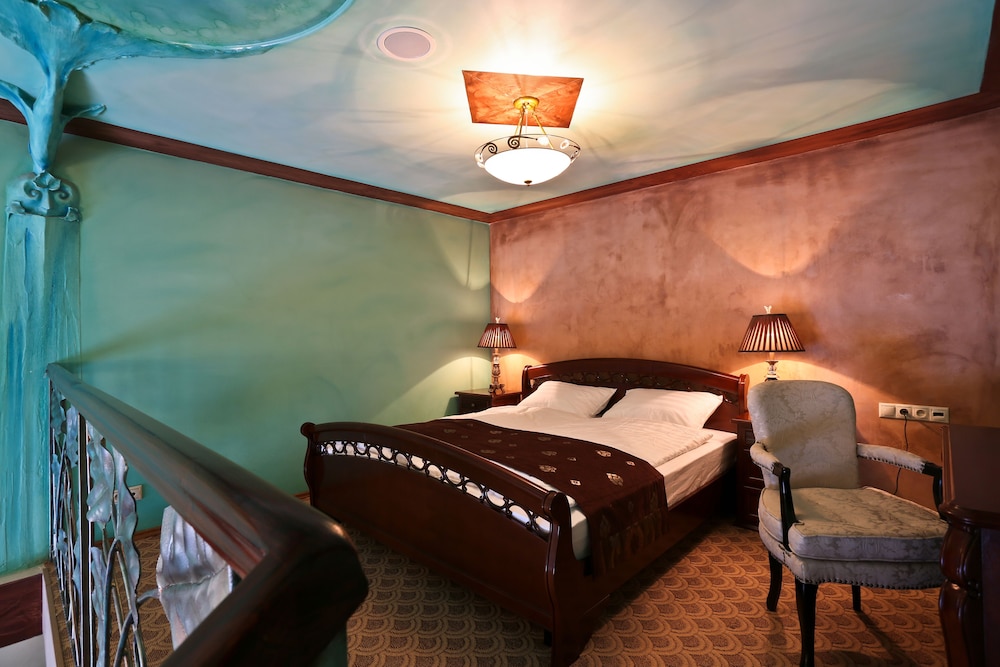 Rubezahl Marienbad Luxury Castle Hotel Golf 9/27