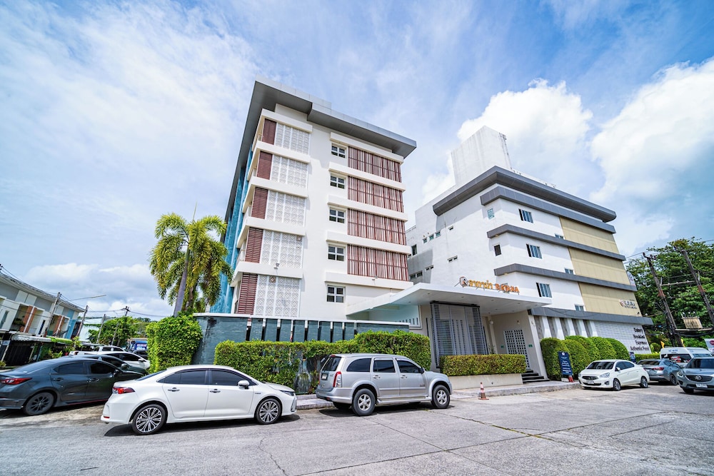 Ratana Apart-Hotel at Rassada 64/68
