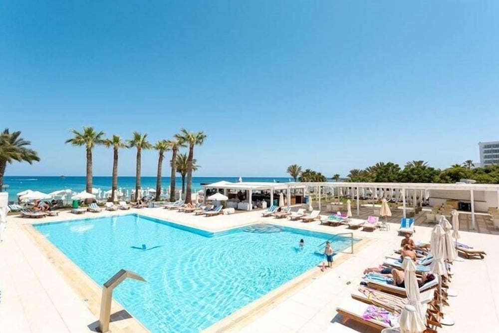 Vrissiana Beach 28/50