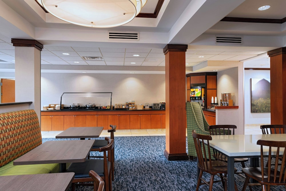 Fairfield Inn and Suites Tulsa South Medical District 34/47
