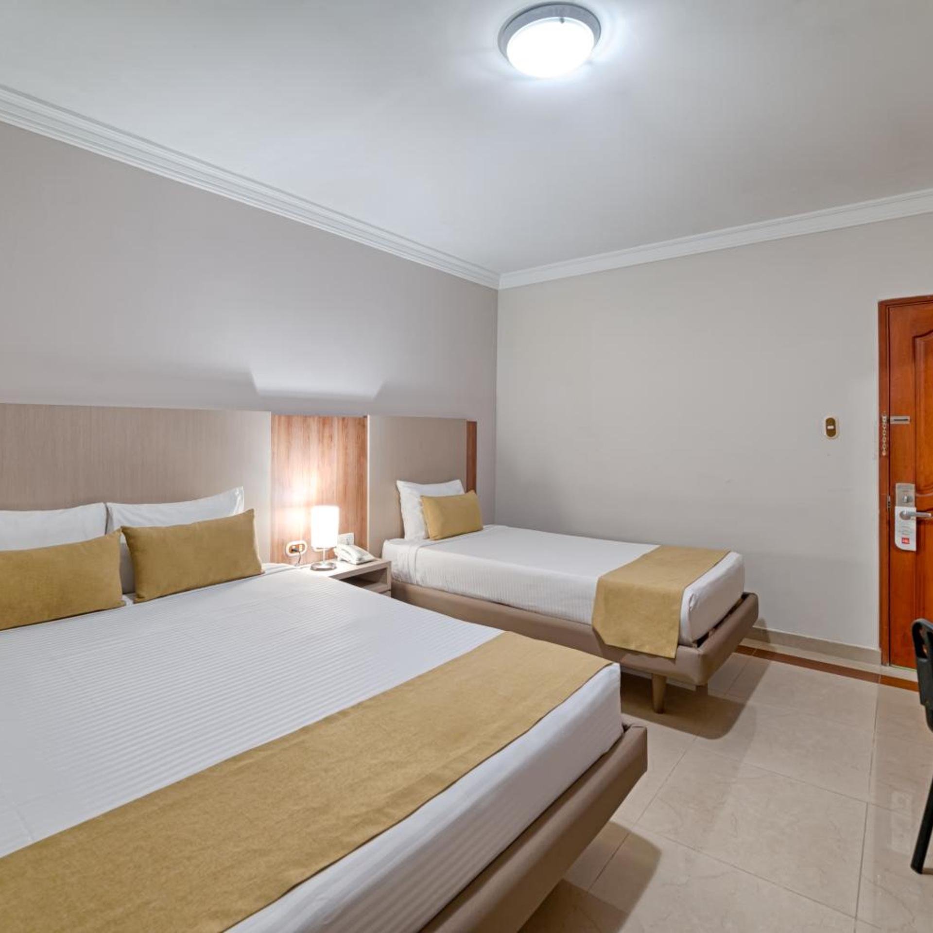 Hotel Caribe 79 10/25