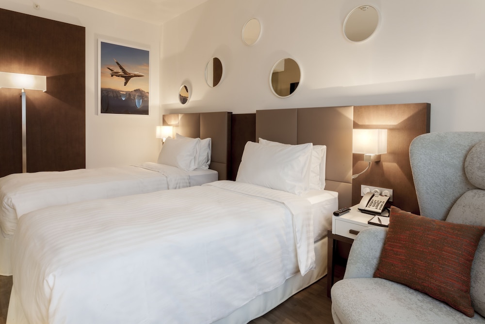 Ac Hotel Paris Le Bourget Airport 11/50