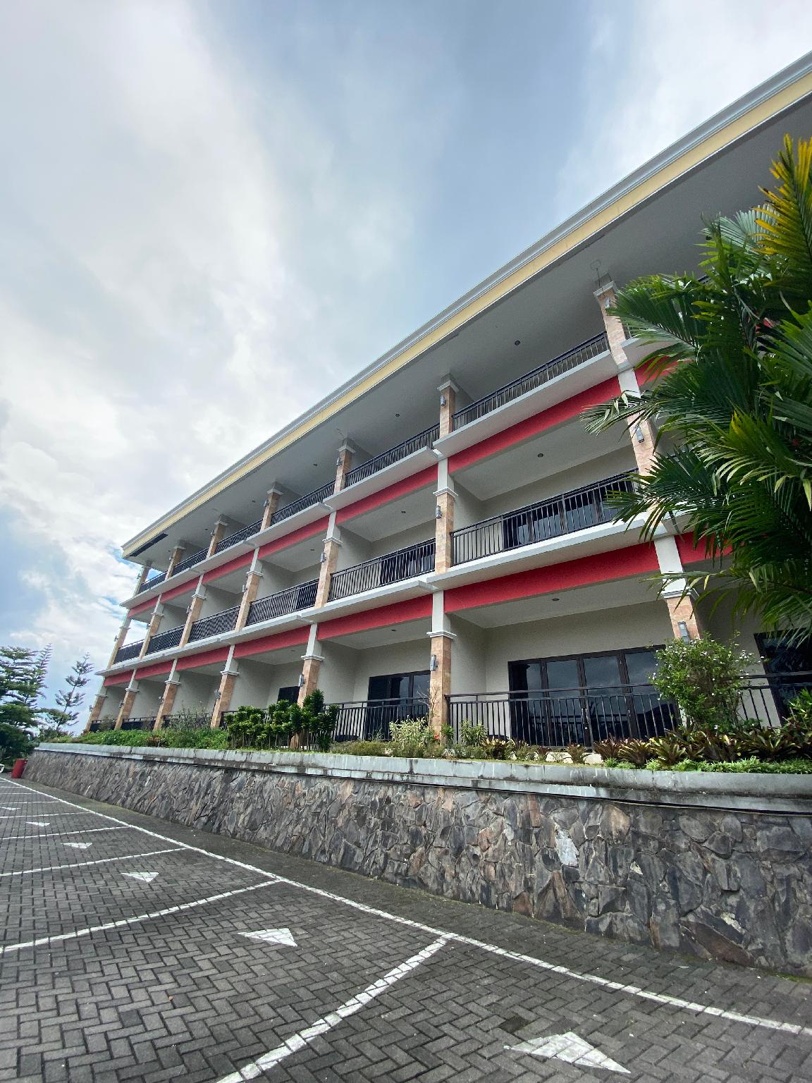 Grand Ussu Hotel And Convention 12/59