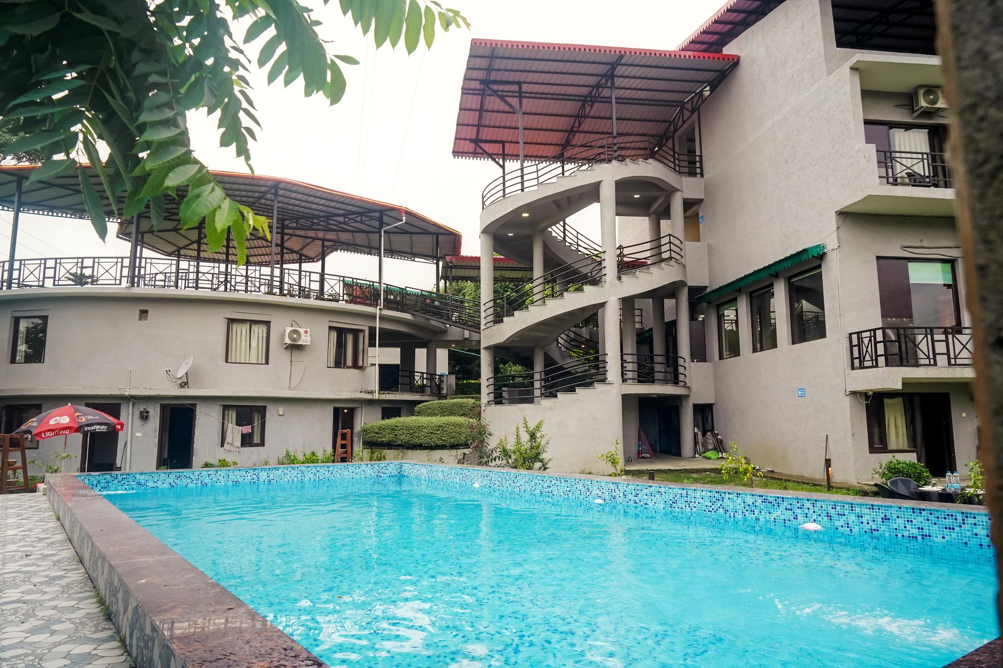 The Palm Hotel 13/16