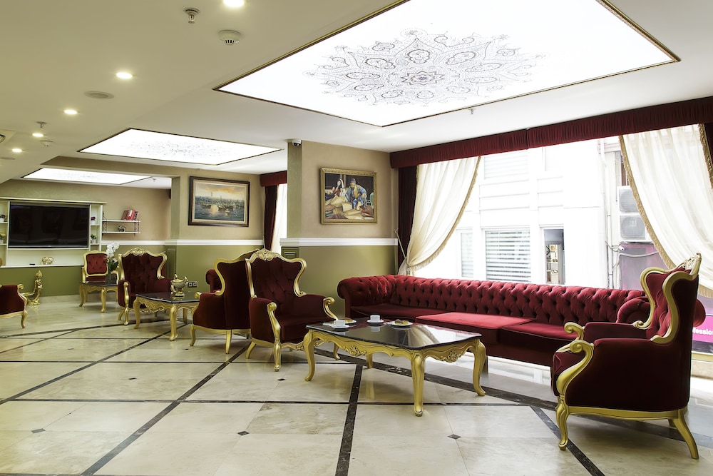 River Hotel 25/39
