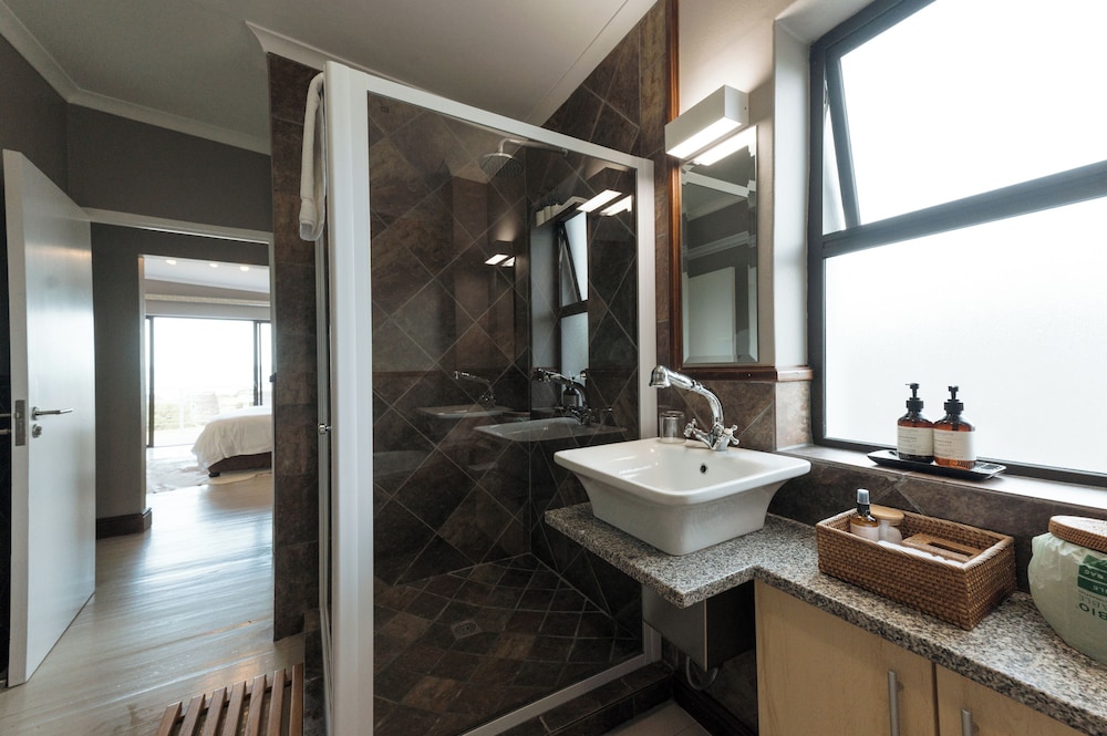 Whale Away Guest House 44/50