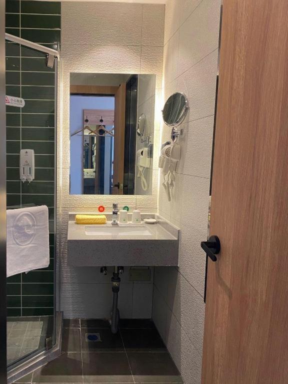 GreenTree Inn Beijing Fangshan District Doudian Road Jinxin Yuan Express Hotel 42/42
