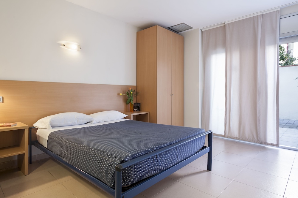 Apartamentos Porta Coeli 14/64