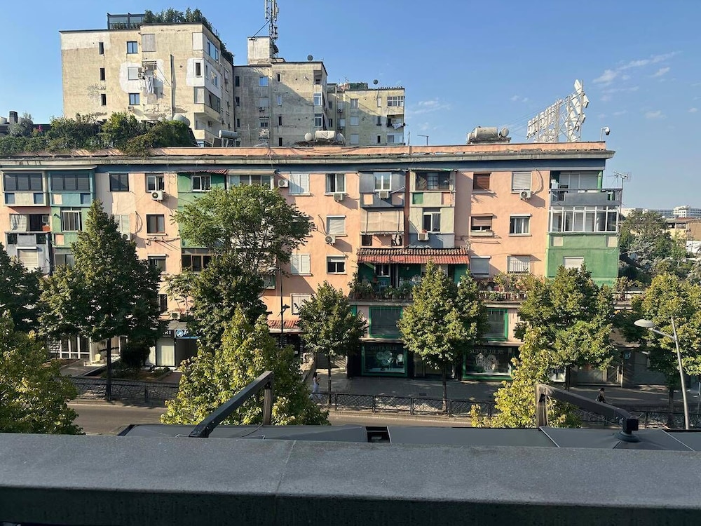 Ebel Boutique Hotel Tirana 35/50