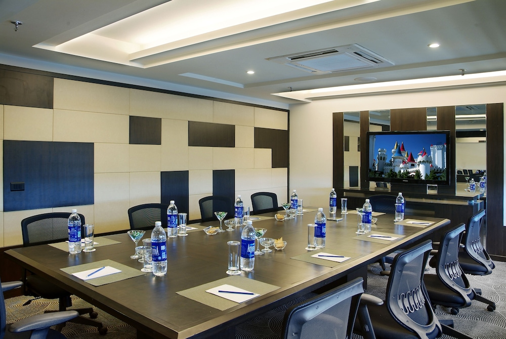 Goldfinch Hotel Delhi NCR 49/63