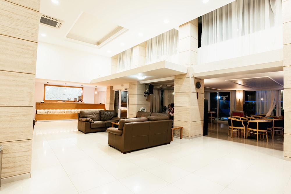 Hotel Riviera 18/35