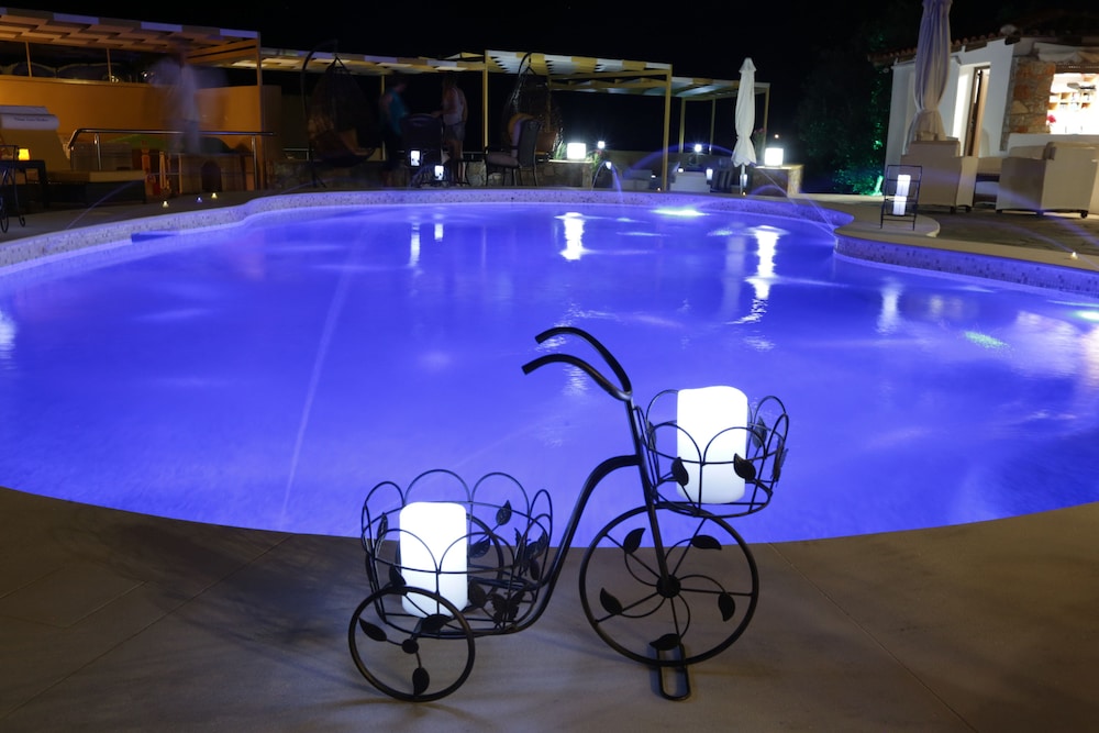 SKIATHOS ISLAND SUITES 26/50