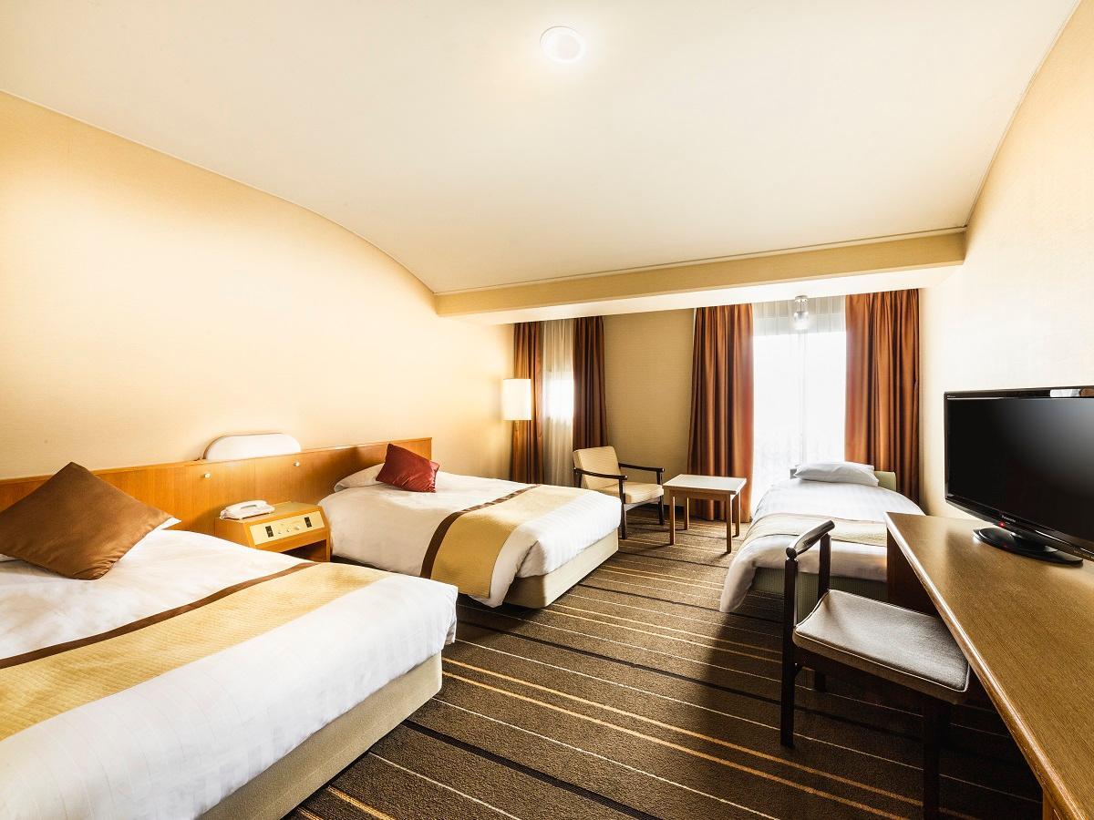 Superior, Twin Beds, West Wing