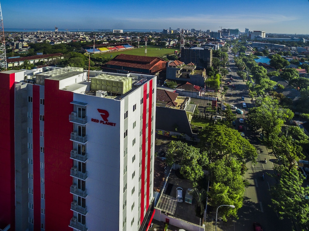 Monoloog Hotel Makassar (Formerly Red Planet Makassar) 4/25