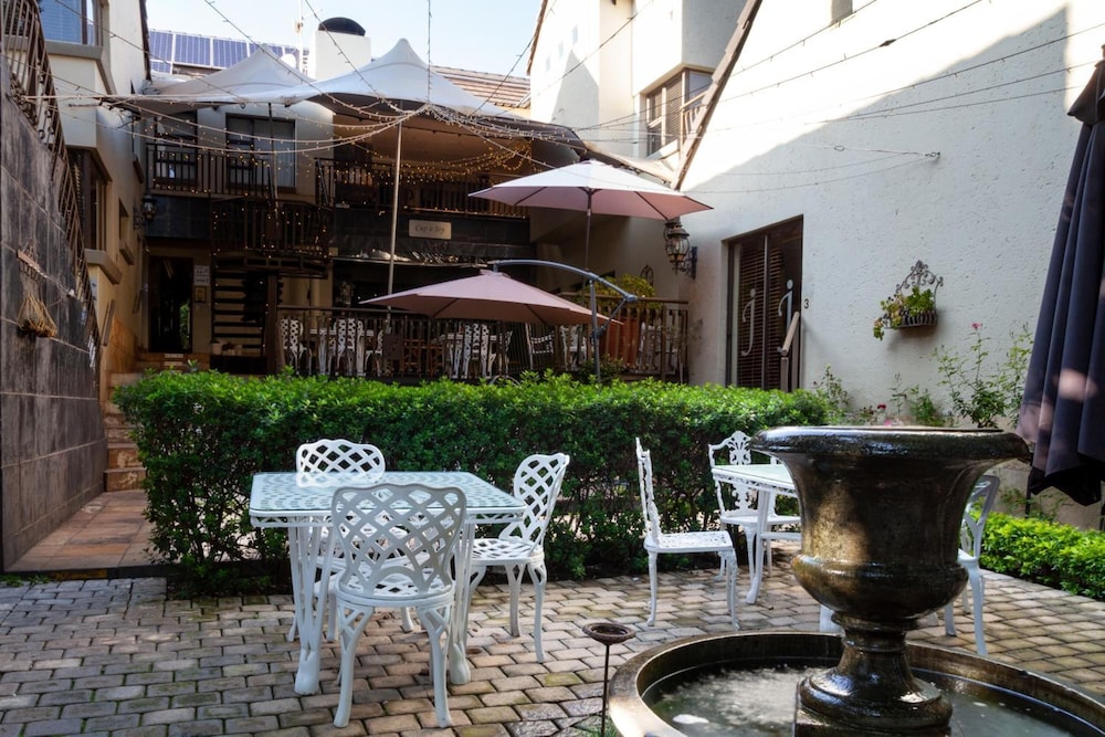 InnJoy Boutique Hotel 49/50