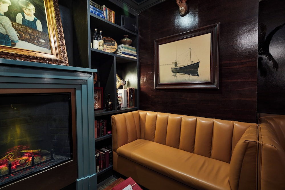 The Oliver Hotel 16/58