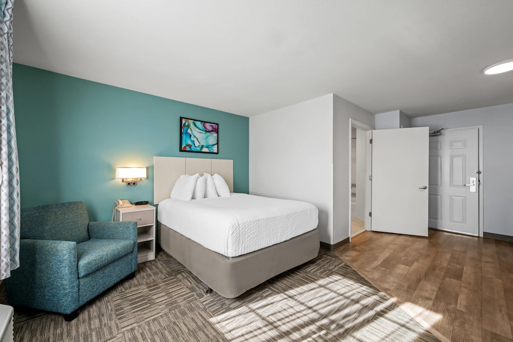 MainStay Suites Greensboro 13/46