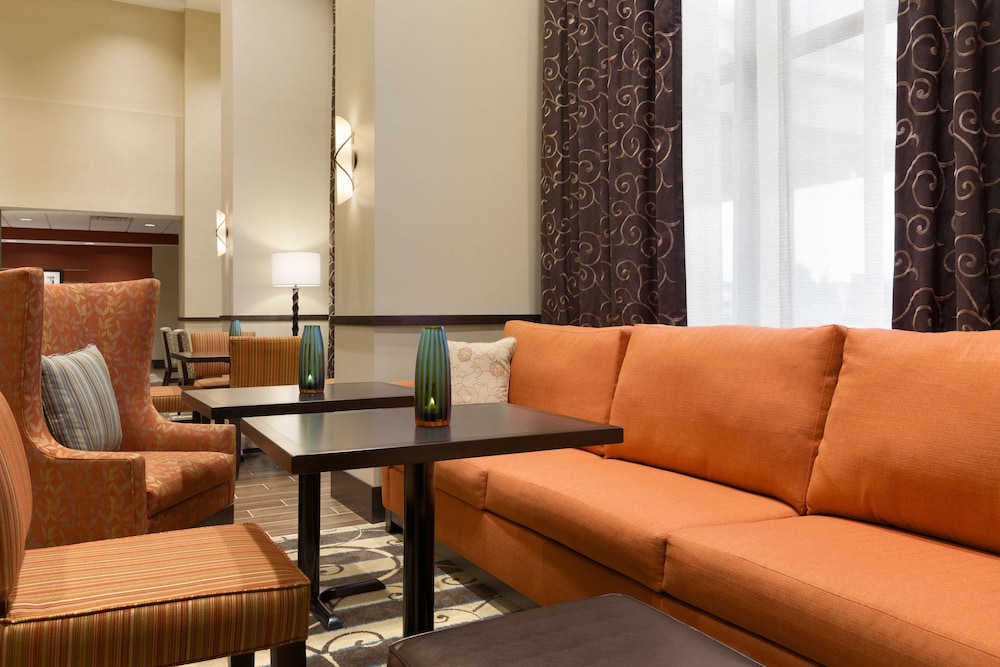 Hampton Inn and Suites Niles Warren OH 55/77