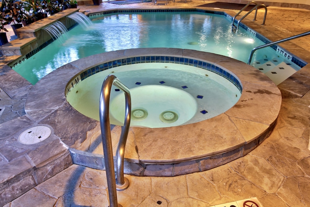 Holiday Inn Express Hotel And Suites Houston Downtown Convention Center 34/72