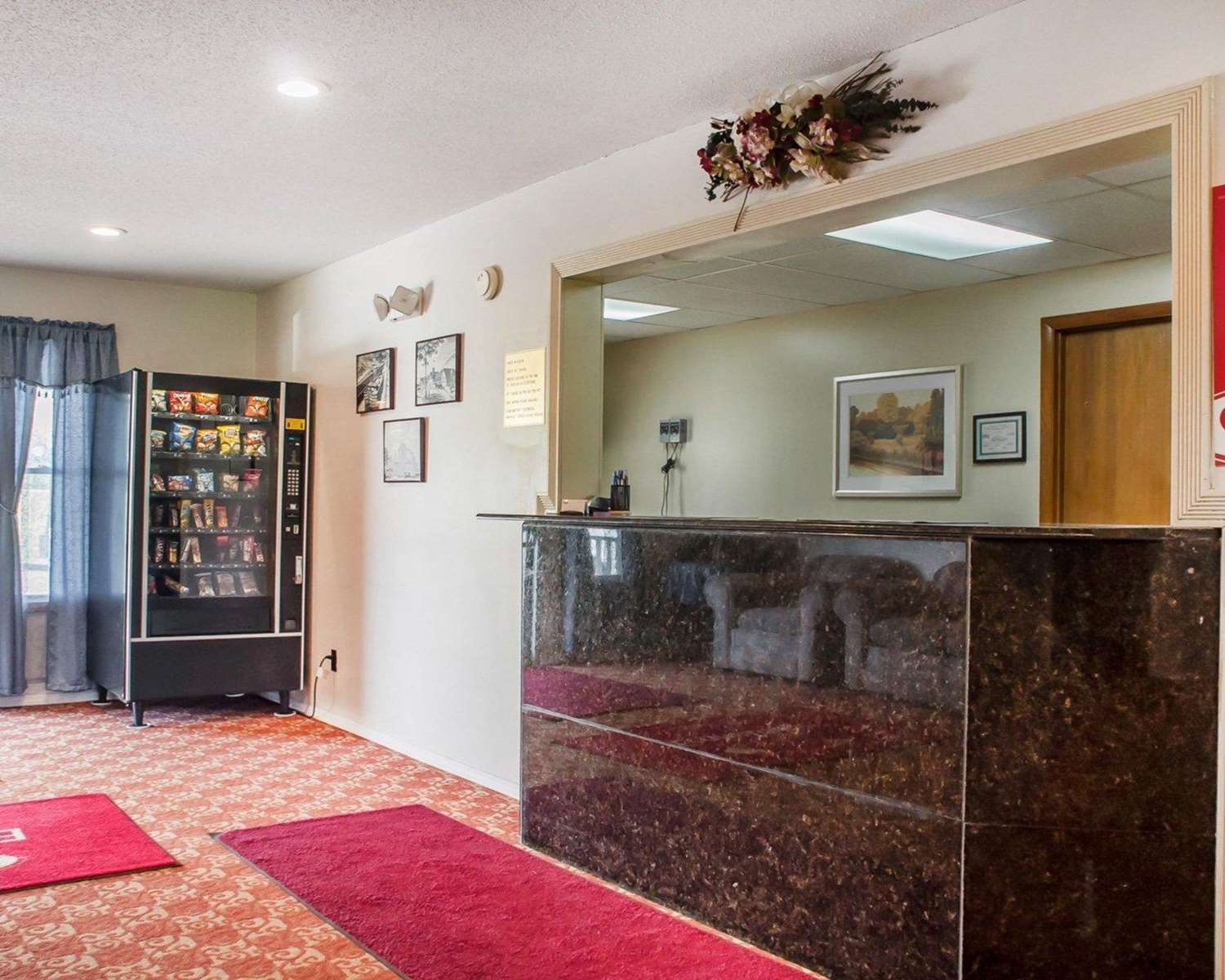 Econo Lodge Cuba I-86 4/20
