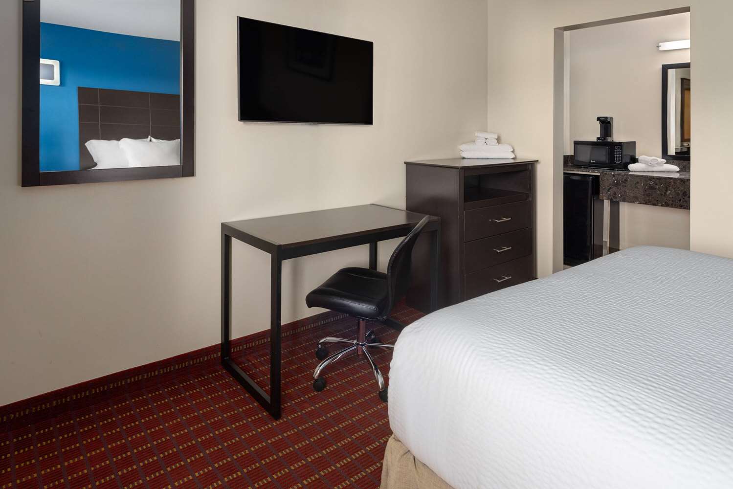 Travelodge by Wyndham Manhasset 22/28
