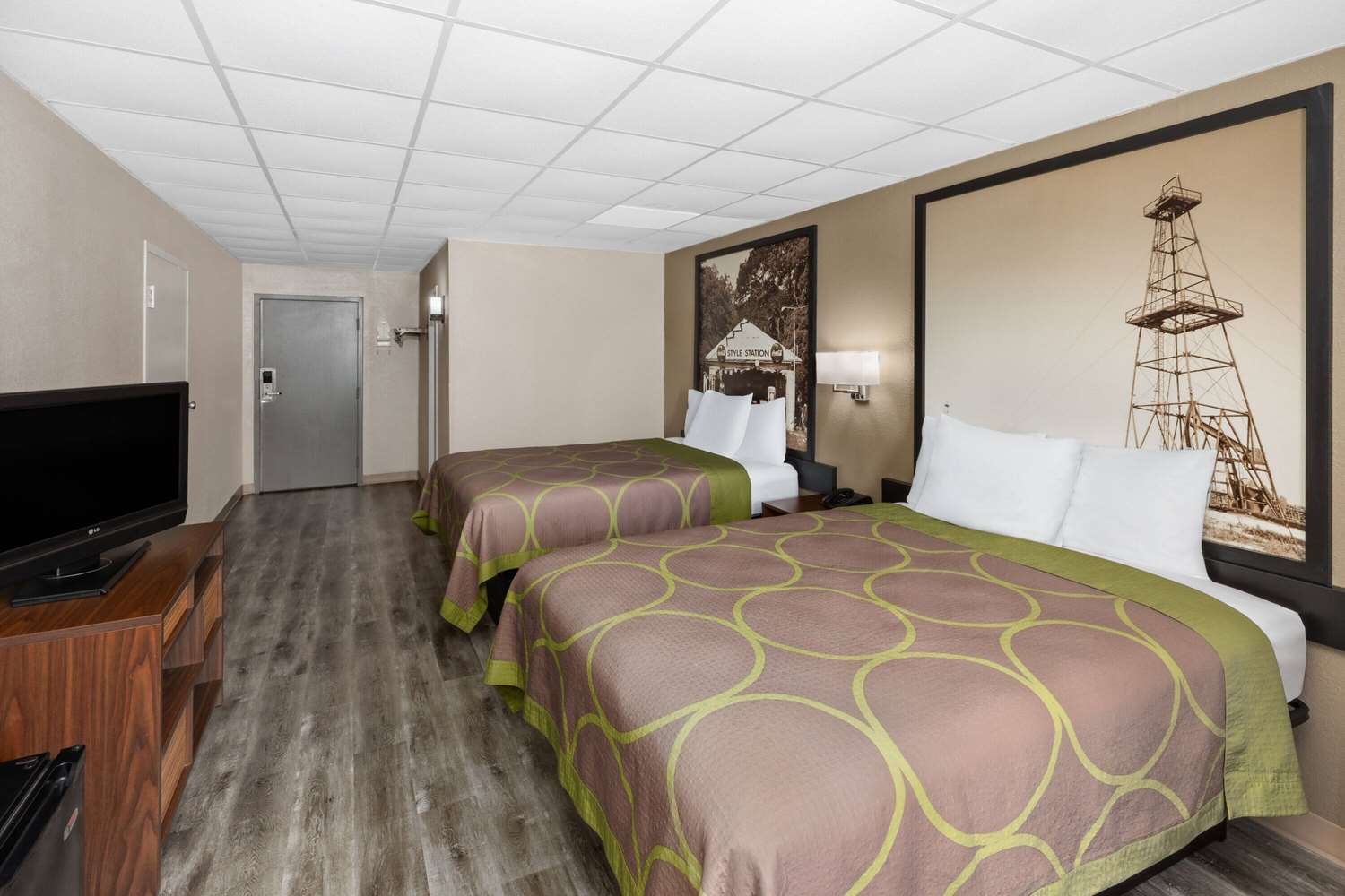 Super 8 By Wyndham Buffalo 9/22