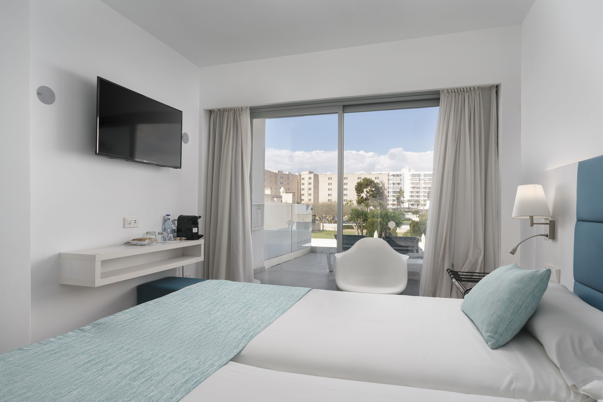 غرفة سوبيريور بشرفة مفردة بسرير مزدوج، Hotel Alua Leo 3/5