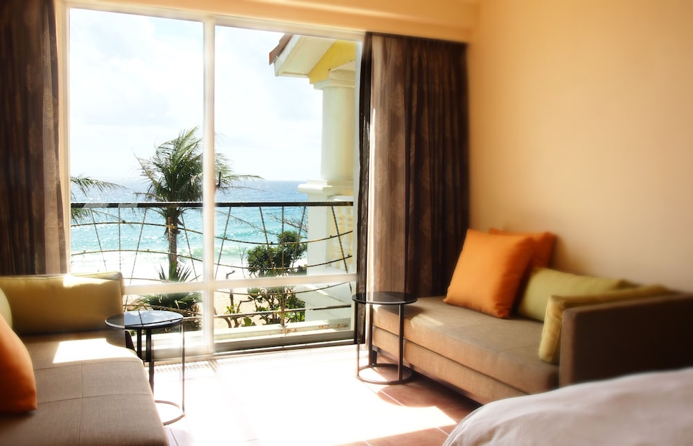 Chateau Beach Resort 23/78