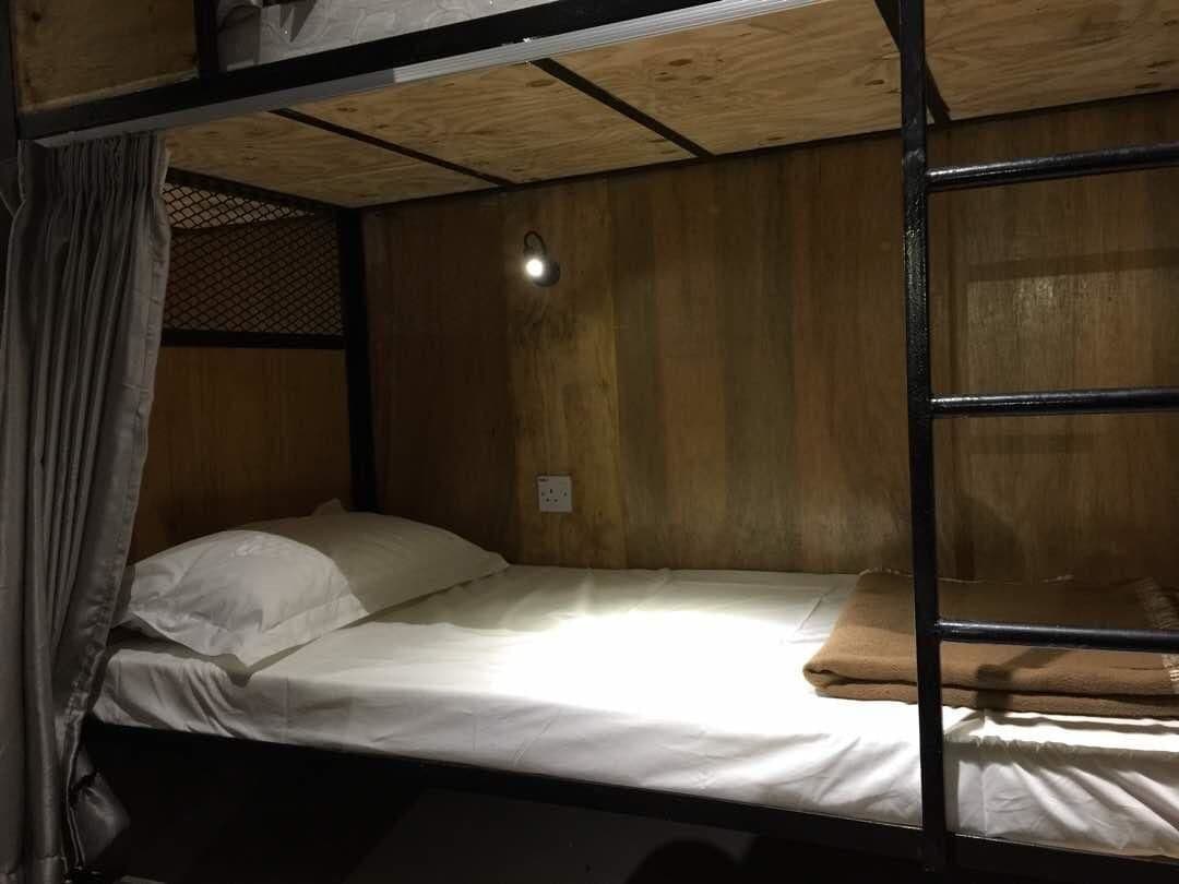 MIXED DORM, BASIC