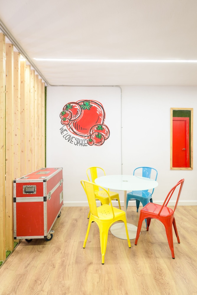 Tomate Rooms 37/50